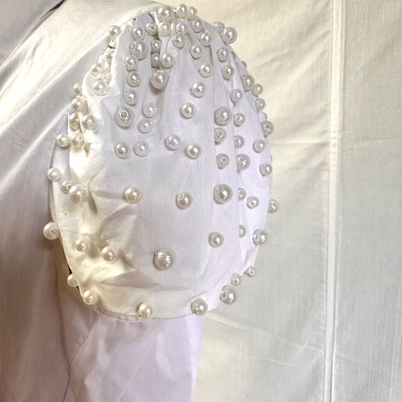 Zucchero Womens Shirt SZ 38/M White Pearls Embellished Cap Sleeves Snap Buttons - Picture 2 of 13